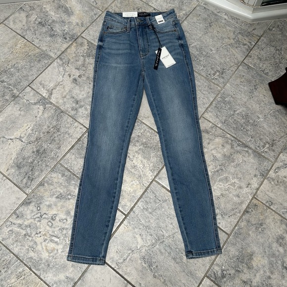 Judy Blue NWT Tummy Control Skinny Fit Hi-Rise Denim Jean Size 0/24 Style #88538 - Picture 6 of 7